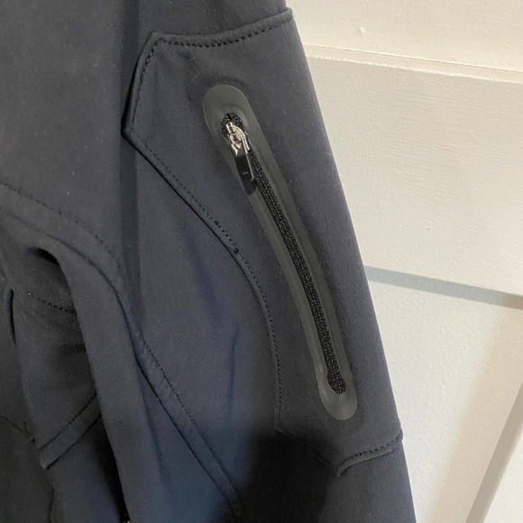 Obermeyer Pulse Softshell Jacket - Picture 4 of 8